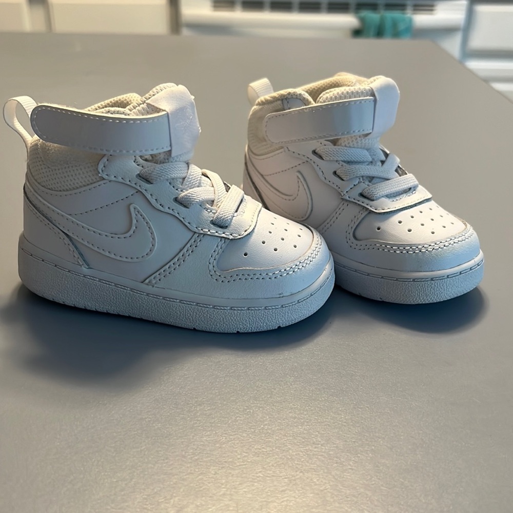 White Nike all day play baby shoes, size 5